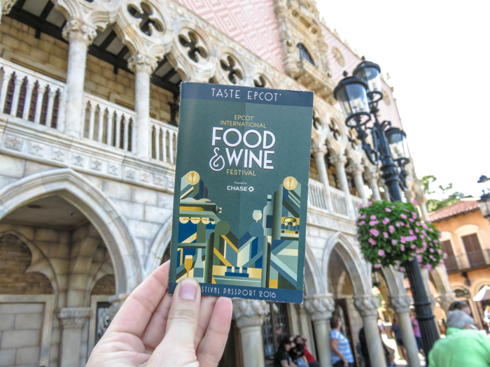 What to pack for the Epcot Food and Wine Festival | Epcot Center, Disney World, Orlando, Florida | What to wear, what to bring, what to leave at home, and how NOT to look like a crazy person | Apparel, shoes, misc. | Italy Pavilion