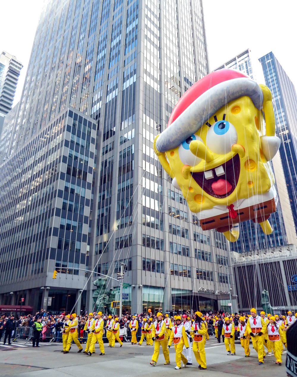 giant spongebob squarepants balloon at the macys thanksgiving day parade