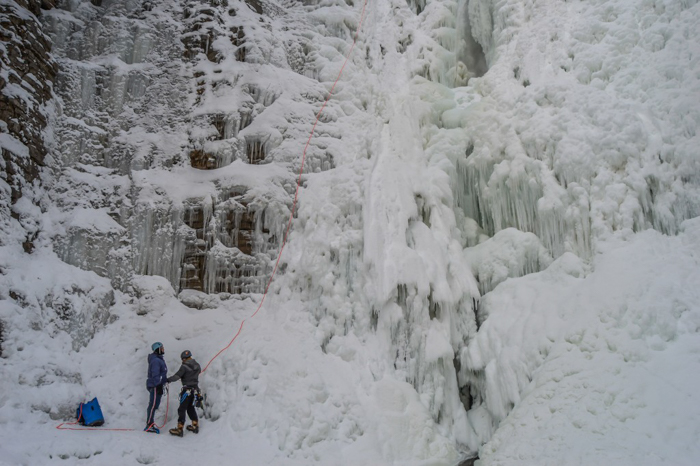 Ice Canyoning in Québec // Why You Should Be All up in This | Ice canyoning in Québec