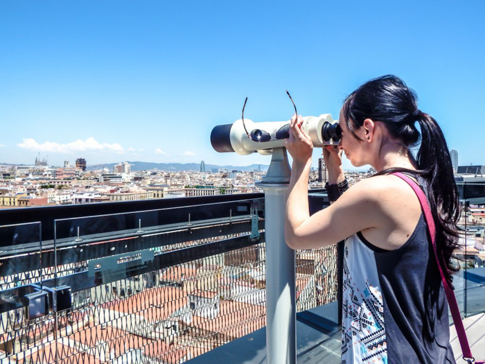 How to NOT guide for getting robbed abroad | What to do before, during, and after getting robbed abroad. Pickpocketing in Europe, travel insurance, etc. #traveltips #europe