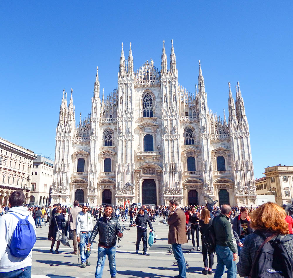 Milan cathedral | How to NOT guide for getting robbed abroad | What to do before, during, and after getting robbed abroad. Pickpocketing in Europe, travel insurance, etc. #traveltips #europe