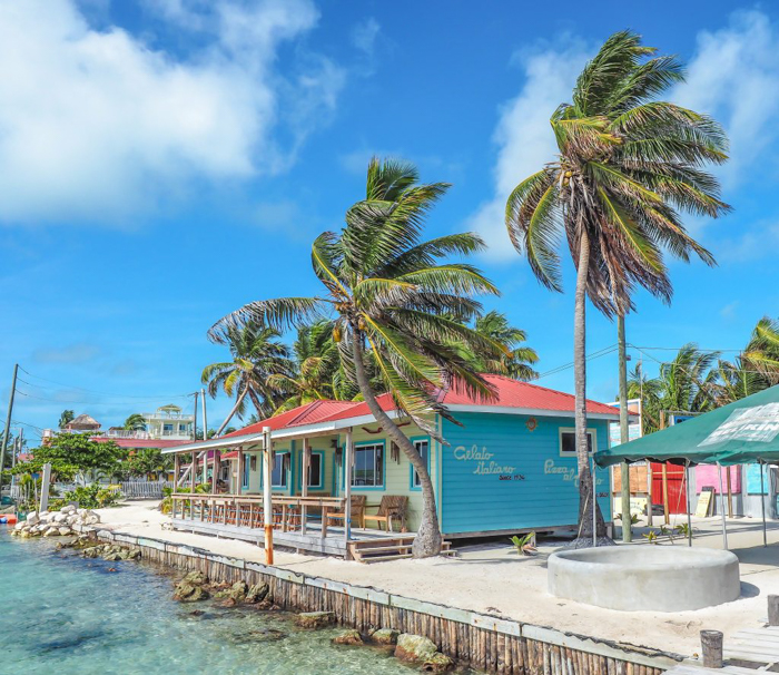 3 days in caye caulker, belize // where to eat, pizza al taglio