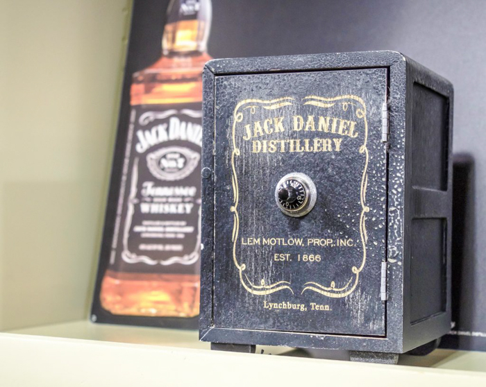 Jack Daniel's Distillery tour in Lynchburg, Tennessee | Tennessee Whiskey | perfect day trip from Nashville | Southern lunch at Miss Mary Bobo's Boarding House | Jack Daniel's Honey | Jack Daniel's Fire | Gentlemen Jack | Jack Daniel's Single Barrel Select | Old no. 7 | hardware store
