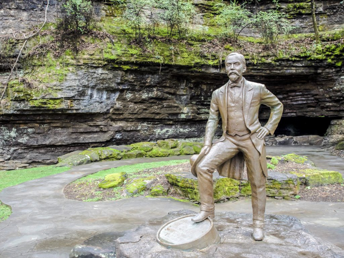 Jack Daniel's Distillery tour in Lynchburg, Tennessee | Tennessee Whiskey | perfect day trip from Nashville | Southern lunch at Miss Mary Bobo's Boarding House | Jack Daniel's Honey | Jack Daniel's Fire | Gentlemen Jack | Jack Daniel's Single Barrel Select | Old no. 7 | statue cave spring
