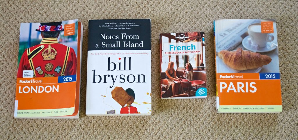 What to pack for London and Paris in the winter // guidebooks, language book