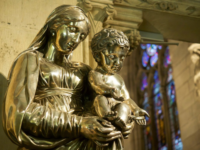3 days in Paris, France | Paris Museum Pass | Paris Passlib' | Paris Visite | Notre Dame Cathedral | Treasury gold statue
