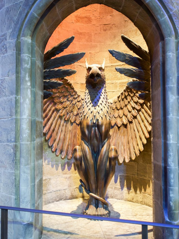 Do This, Not That // Harry Potter Studio Tour | Leavesden, London, UK | Harry Potter film studio and set | Things to do in London | What to do in London | What to see in London | Door to dumbledore's office