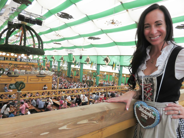 How to Dress for Oktoberfest | what to wear | Munich, Germany | dirndl | lederhosen | trachten | beer festival | tents | costume |