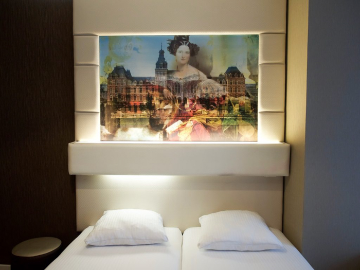 Artistic head board at the Hotel Mosaic City Centre | Amsterdam, Netherlands