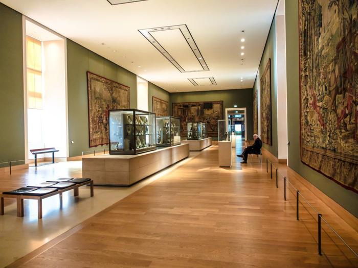 When is the best time to visit Paris, France? Here is a summer vs. winter showdown. Hotel and airfare costs and room availability | Crowds and lines at popular museums, monuments, and attractions | Weather conditions | Having the Louvre all to yourself