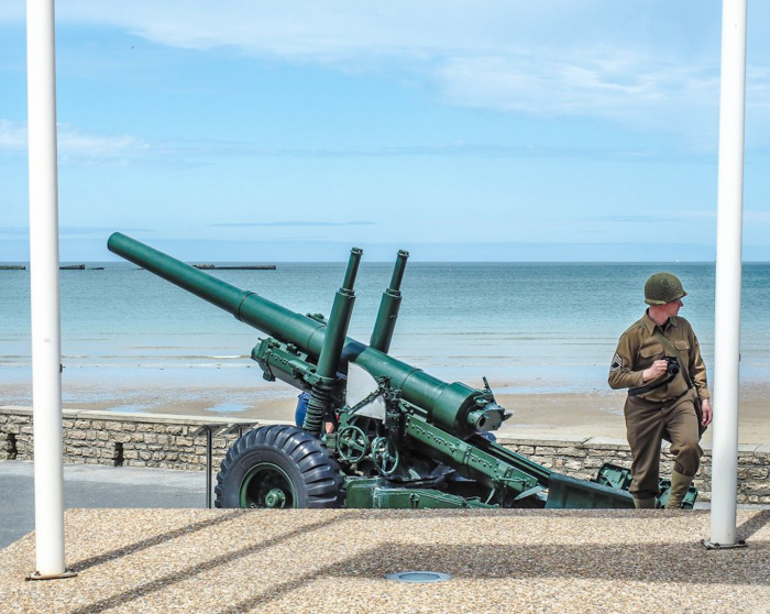 The best D-Day sites to visit in Normandy, France | WWII | WW2 | Arromanches | army soldiers and gun