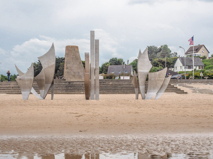 The best D-Day sites to visit in Normandy, France | WWII | WW2 | Omaha Beach | Les Braves memorial sculpture
