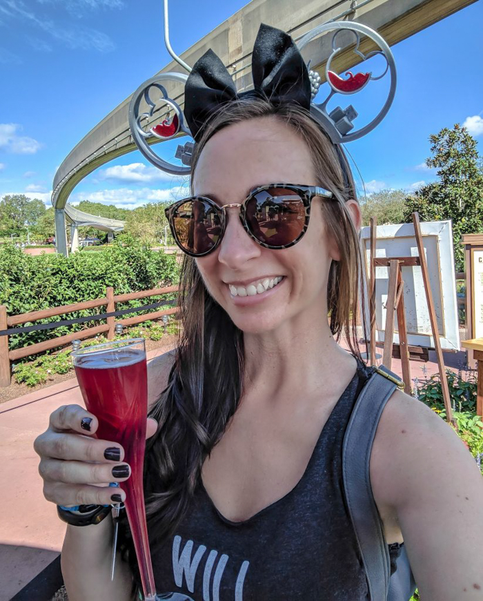 What to pack for the Epcot Food and Wine Festival | Epcot Center, Disney World, Orlando, Florida | What to wear, what to bring, what to leave at home, and how NOT to look like a crazy person | Apparel, shoes, misc. | Mouse ears