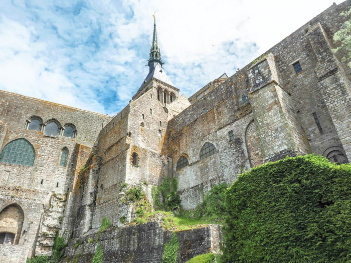 It's actually worth visiting Mont Saint Michel | Normandy, France | Medieval abbey on an island | Bucket list | Disney fairy tale castle inspiration | Mont-St-Michel | abbey