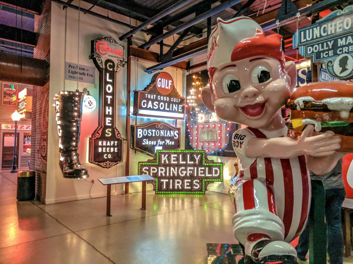 American Sign Museum | Cincinnati, Ohio | Neon signs | How to make | Americana | Private Tour | What to do in Cincinnati | Queen City | Big Boy | American history | Quirky Museums | Unique Museums | Fun things to do in Cincinnati