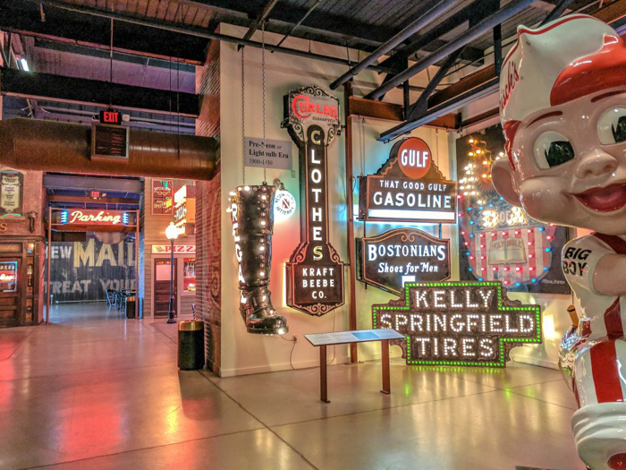 American Sign Museum | Cincinnati, Ohio | Neon signs | How to make | Americana | Private Tour | What to do in Cincinnati | Queen City | Big Boy | American history | Quirky Museums | Unique Museums | Fun things to do in Cincinnati | Interior