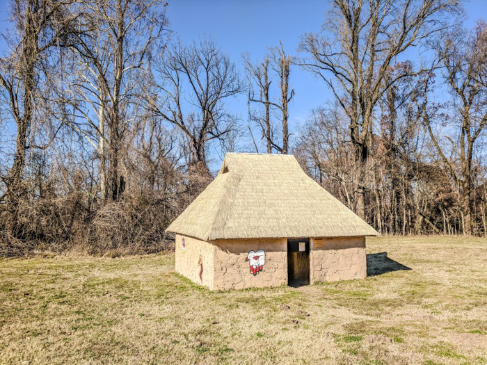 9 Reasons You Should Visit Chucalissa Indian Village | Memphis, Tennessee | West Tennessee Historic Landmark | History museum | Native American, American Indian historical site | Chickasaw, Choctaw, Cherokee, Quapaw, Mississippian culture | Earthen Mound complex | house
