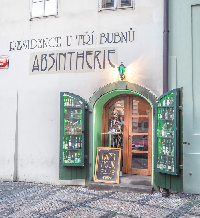 Czeching Out the Best of Prague in 3 Days | Czech Republic | Drinking Absinthe at the Absintherie in Franz Kafka Square