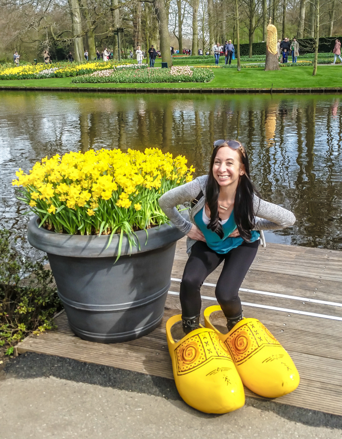 Do This, Not That // Tips for flying budget airlines in the United States and Europe | Spirit Airlines, Frontier Airlines, Wow Air, Norwegian Air, Ryan Air | Budget Airlines tips and review | How to fly Budget airlines | Budget airlines survival guide | budget travel tips | wow air to Amsterdam