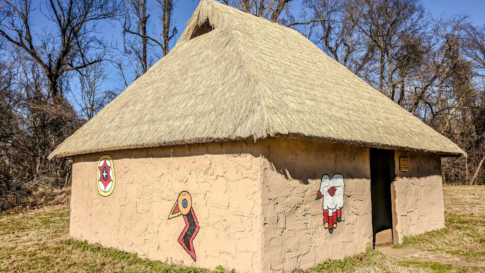 9 Reasons You Should Visit Chucalissa Indian Village | Memphis, Tennessee | West Tennessee Historic Landmark | History museum | Native American, American Indian historical site | Chickasaw, Choctaw, Cherokee, Quapaw, Mississippian culture | Earthen Mound complex
