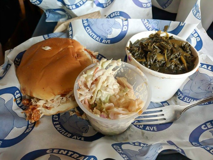 200 things to do in memphis, tennessee for first-time visitors, a local's guide | Central BBQ #memphis #BBQ #traveltips 