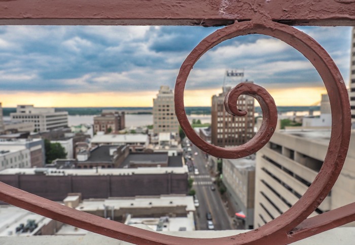 200 things to do in Memphis, Tennessee for first-time visitors - a local's guide | Peabody Hotel Rooftop Party, #memphis #peabody #rooftop #traveltips #view