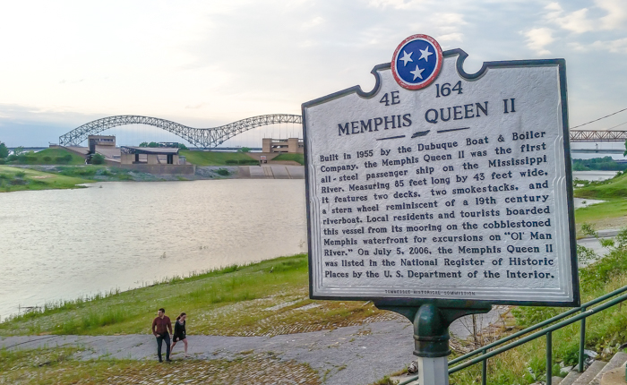 200 things to do in Memphis, Tennessee for first-time visitors - a local's guide | Memphis Queen Riverboat #memphis #riverboat #traveltips