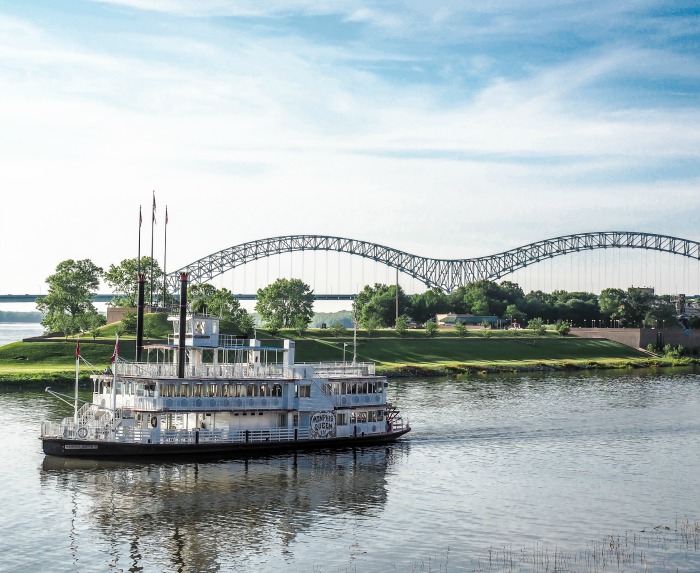 200 things to do in memphis, tennessee for first-time visitors, a local's guide | Riverboat on the Mississippi River #traveltips #memphis #riverboat