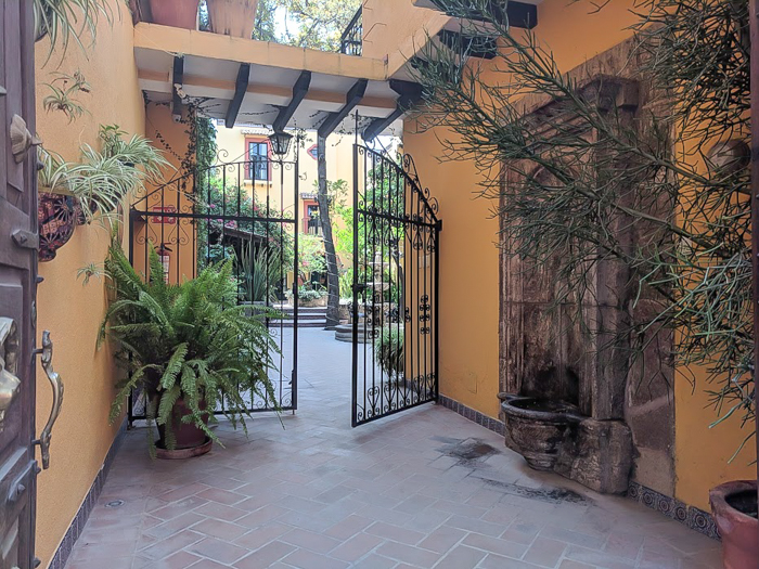 2 days in San Miguel de Allende, Mexico | gate #sanmigueldeallende #mexico #traveltips #timebudgettravel #sanmiguel 