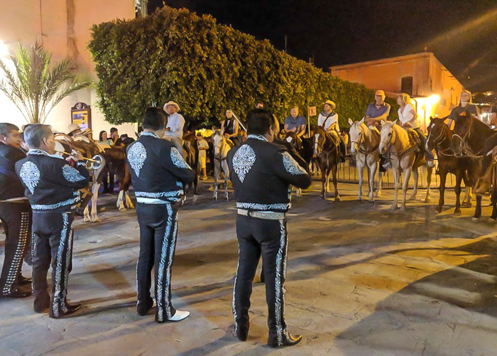 2 days in San Miguel de Allende travel tips | mariachi and horses #sanmigueldeallende #mexico #traveltips #timebudgettravel #sanmiguel #mariachi