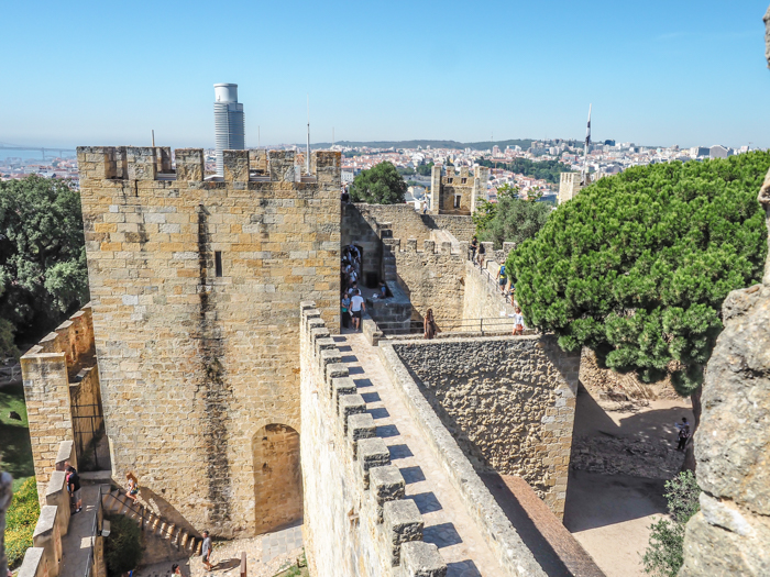 A First-Timer's Guide to Spending 3 Days in Lisbon, Portugal | What to do in Lisbon, what to see in Lisbon | UNESCO World Heritage Sites, museums, where to eat in Lisbon | How to spend 3 days in Lisbon | Castelo de Sáo Jorge #traveltips #lisbon #portugal #timebudgettravel #castle