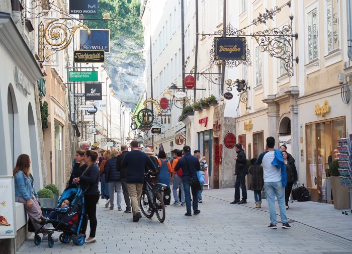 How to Squeeze in a Day Trip to Salzburg from Munich | Austria to Germany | Sound of music, mozart, castle, brewery, museums #salzburg #austria #thesoundofmusic #beer #mozart #daytrip #castle | Salzburg city center + Getreidegasse