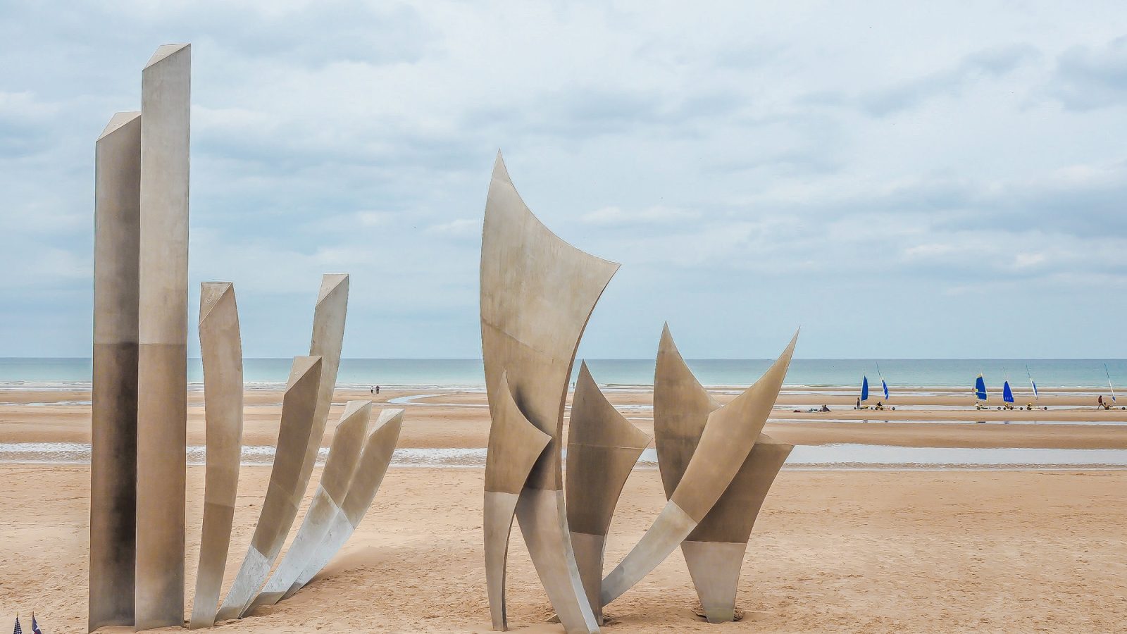 Best D-Day Sites in Normandy, France | WWII | WW2 | Caen Memorial Museum | Arromanches | Omaha Beach | Pointe du Hoc | Normandy American Cemetery | La Cambe German Cemetery | World War 2