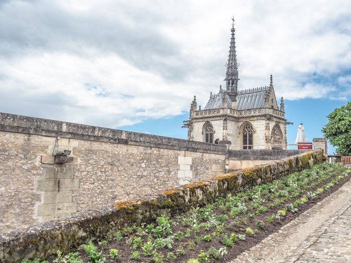 7 France-tastic Things to Do in the Loire Valley | #traveltips #loirevalley #france #daytrips | Amboise and Chapel Saint Hubert, Leonardo da Vinci's grave #amboise #loireriver #closluce #leonardodavinci