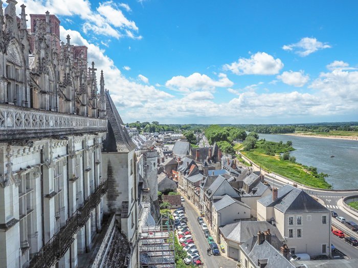 7 France-tastic Things to Do in the Loire Valley | #traveltips #loirevalley #france #daytrips | Chateau d'Amboise #amboise #chateau #castle