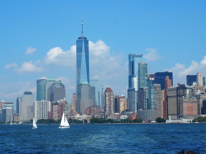 A Time-Budget Traveler's Guide to Visiting Ellis Island in a Hurry | New York City, Manhattan and the Statue of Liberty | United States Immigration Museum | National Park Site #ellisisland #newyorkcity #stateofliberty #nyc #manhattan #ushistory 