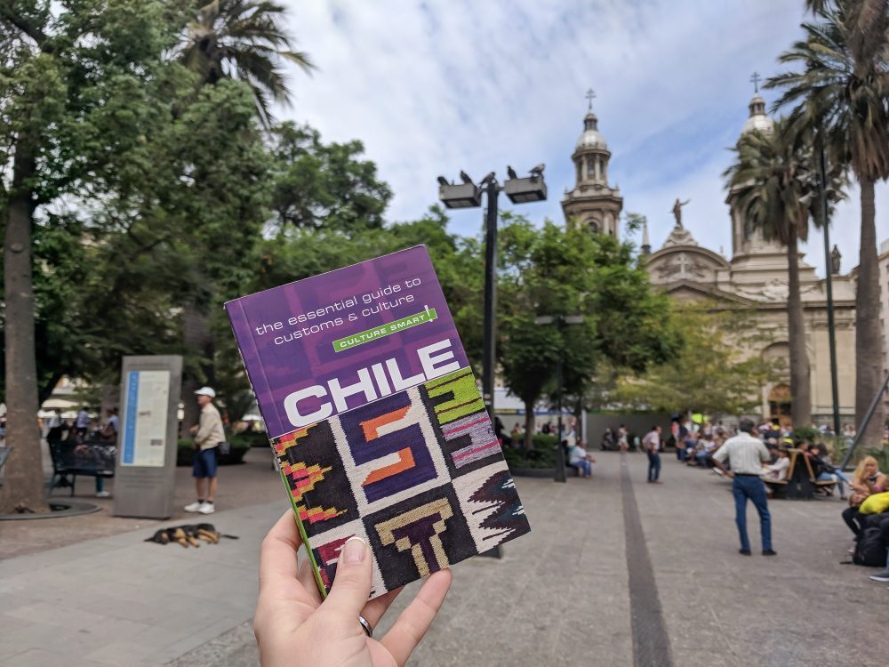 The Best Travel Guidebooks for Culture Smart Travelers | Culture Smart! guidebooks review | Culture Smart! Chile in Santiago #guidebook #traveltips #culturesmart #chile