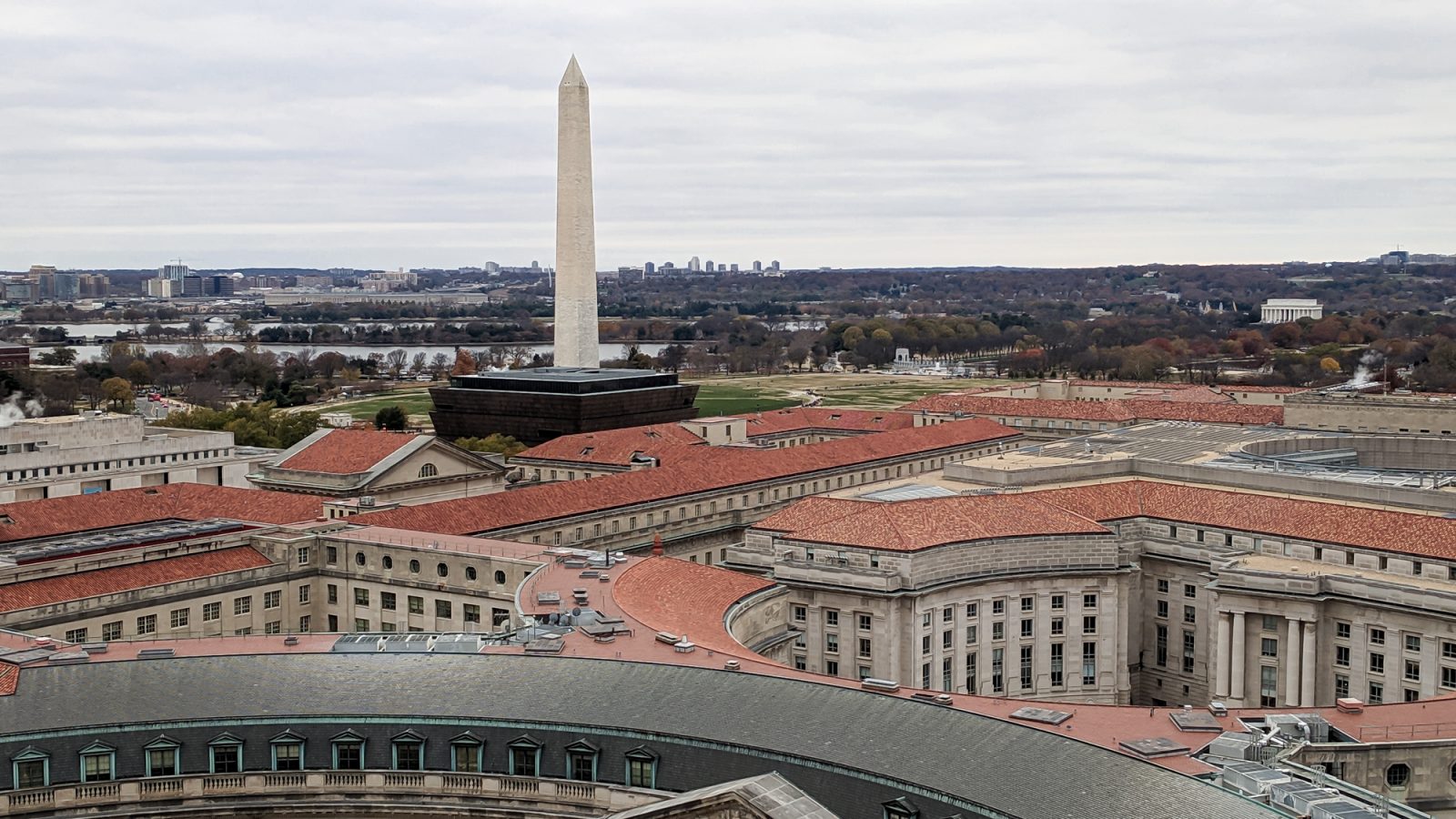 A Jam-Packed 3 Days in Washington DC Itinerary for First Time Visitors | District of Columbia, White House, United States Capitol, Lincoln Memorial and Ford's Theater, Arlington | #washingtondc #uscapital #whitehouse #timebudgettravel #USA