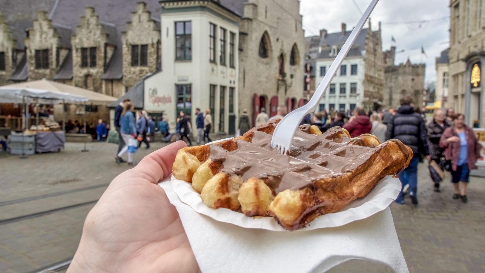 4 days in Belgium | 4 cities | Brussels, Bruges, Ghent, Dinant | waffles and beer and chocolate | Gent, Brugge, Bruxelles, Dinant | What to do in Belgium | Things to do in Belgium | Where to stay in Belgium | Flanders