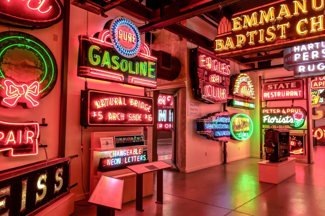 American Sign Museum | Cincinnati, Ohio | Neon signs | How to make | Americana | Private Tour | What to do in Cincinnati | Queen City | Big Boy | American history | Quirky Museums | Unique Museums | Fun things to do in Cincinnati