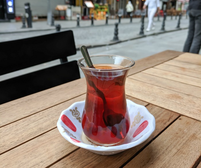 Do This, Not That // The Turkish Hammam Experience, Tips for visiting a Turkish Bath in Istanbul, Cagaloglu Hamami, Turkish tea #hamam #hammam #turkishbath #istanbul #turkey #traveltips #tea