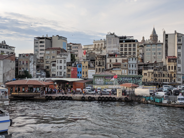 Galata Bridge view, Where to Stay in Istanbul, Turkey: Hotel Momento Golden Horn in Beyoglu / Karakoy. #istanbul #turkey #goldenhorn #wheretostay #hotelreview #hotelmomento #traveltips 