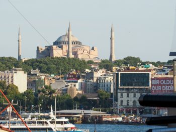 Where to Stay in Istanbul, Turkey: Hotel Momento Golden Horn in Beyoglu / Karakoy. View of Hagia Sophia from my room. #istanbul #turkey #goldenhorn #wheretostay #hotelreview #hotelmomento #traveltips #hagiasophia #ayasofya