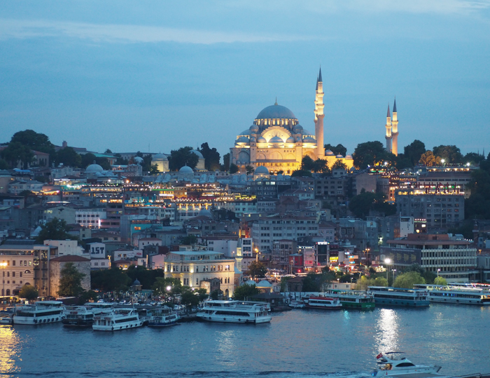Istanbul skyline views from the rooftop bar, Where to Stay in Istanbul, Turkey: Hotel Momento Golden Horn in Beyoglu / Karakoy. #istanbul #turkey #goldenhorn #wheretostay #hotelreview #hotelmomento #traveltips #beyoglu #karakoy 