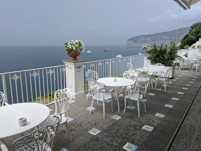 5 days in Sorrento, Italy + the Amalfi Coast | Where to stay in Sorrento, Grand Hotel Riviera #sorrento #italy #naples #grandhotelriviera