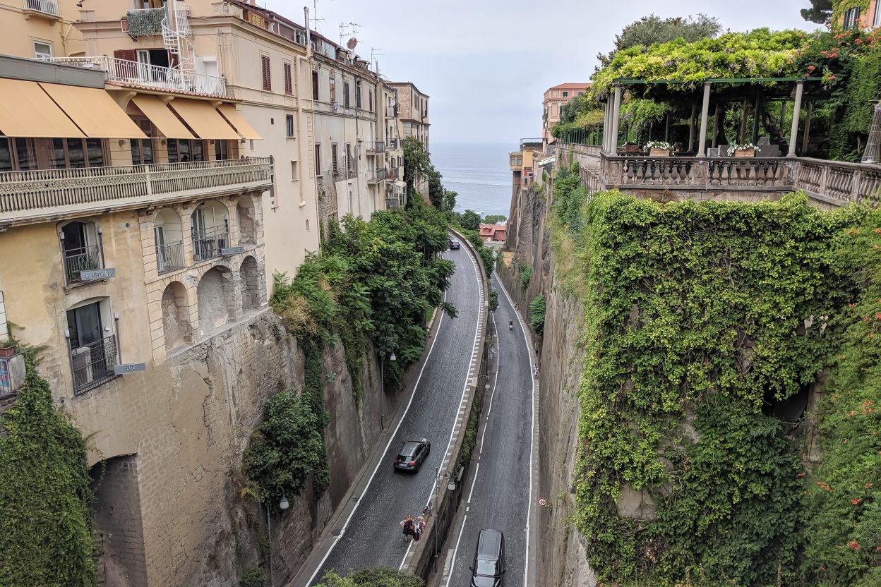 5 days in Sorrento, Italy & the Amalfi Coast | Where to stay in Sorrento, Where to eat, day trip to Capri, hiking the Path of the Gods, Amalfi Coast drive, food tour, pizza, and more! #sorrento #italy #amalficoast #foodtour #pizza #capri #pathofthegods #winetasting #winery