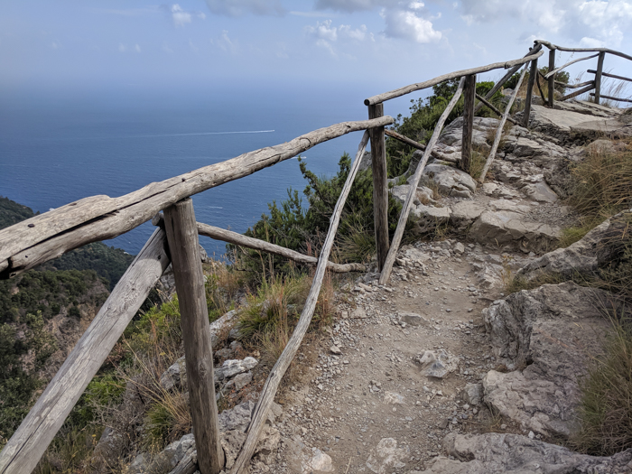 Hiking the Path of the Gods from Sorrento, Italy | What kind of terrain to expect along the Amalfi Coast #pathofthegods #amalficoast #sorrento #italy #hiking