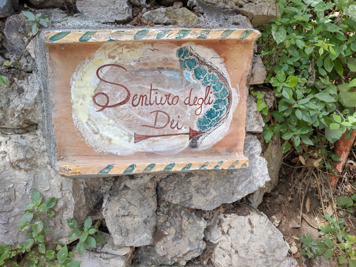 Il Sentiero degli Dei sign | Hiking the Path of the Gods from Sorrento, Italy on the Amalfi Coast | #pathofthegods #sorrento #amalficoast #hiking #italy