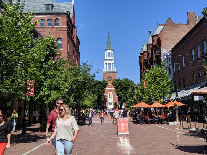 Shopping on Church Street in Burlington, VT | 11 Ways to Fill Your Days During a Weekend in Vermont | #vermont #burlington #newengland 