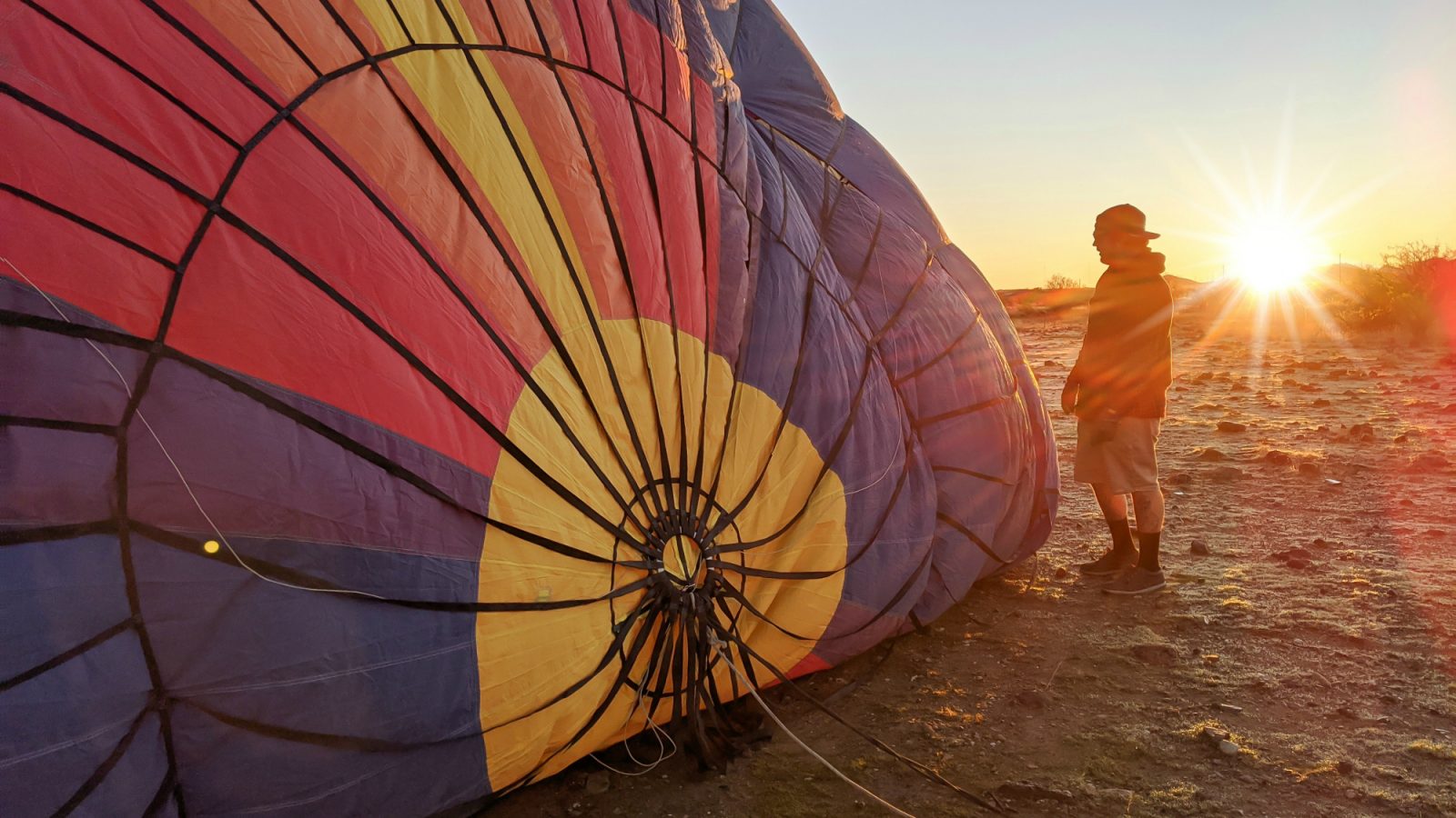 What to Pack for a Winter Hot Air Balloon Ride | Scottsdale, Arizona and Hot Air Expeditions | Hot air balloon packing list #hotairballoon #scottsdale #arizona #packinglist